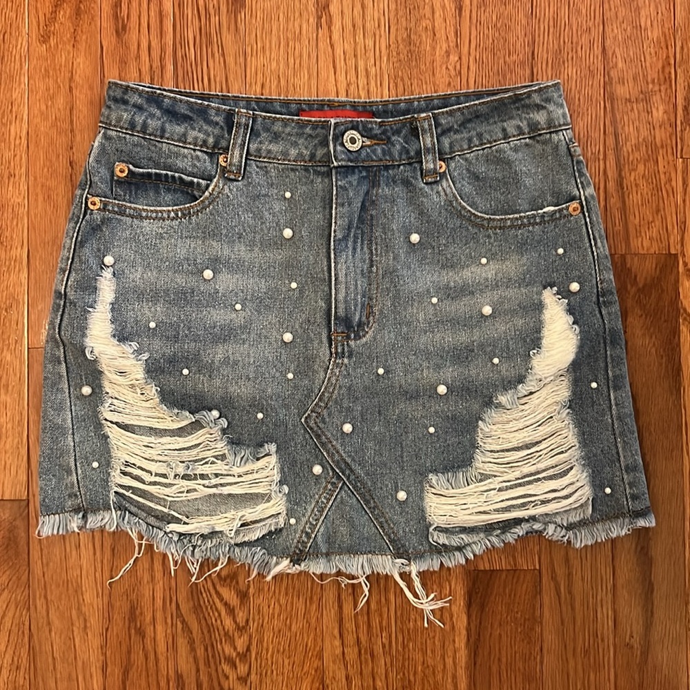 Signature Women’s Mini Jean Pearl Distressed Skirt Size Small